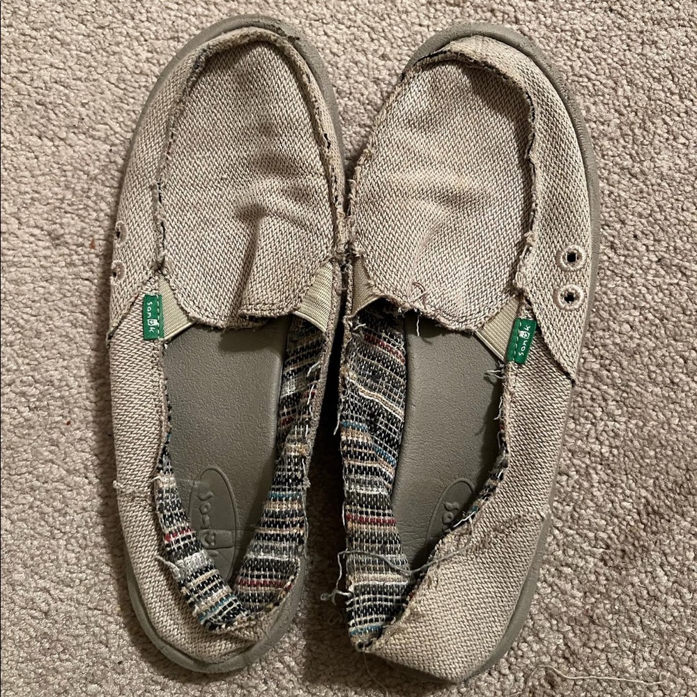 Tan sanuk slip ons